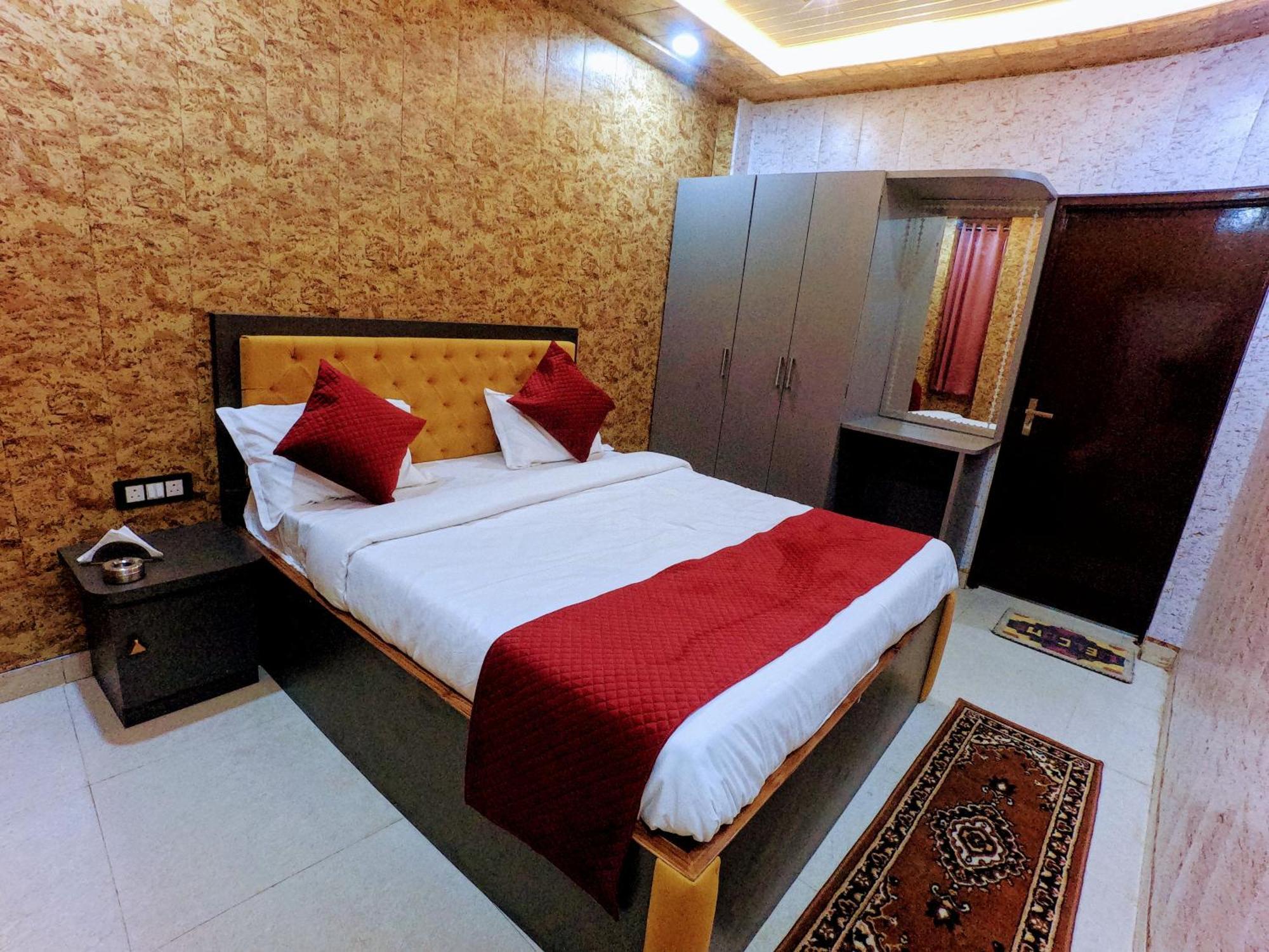 Rk Villas-500 Meter From Temple 2*