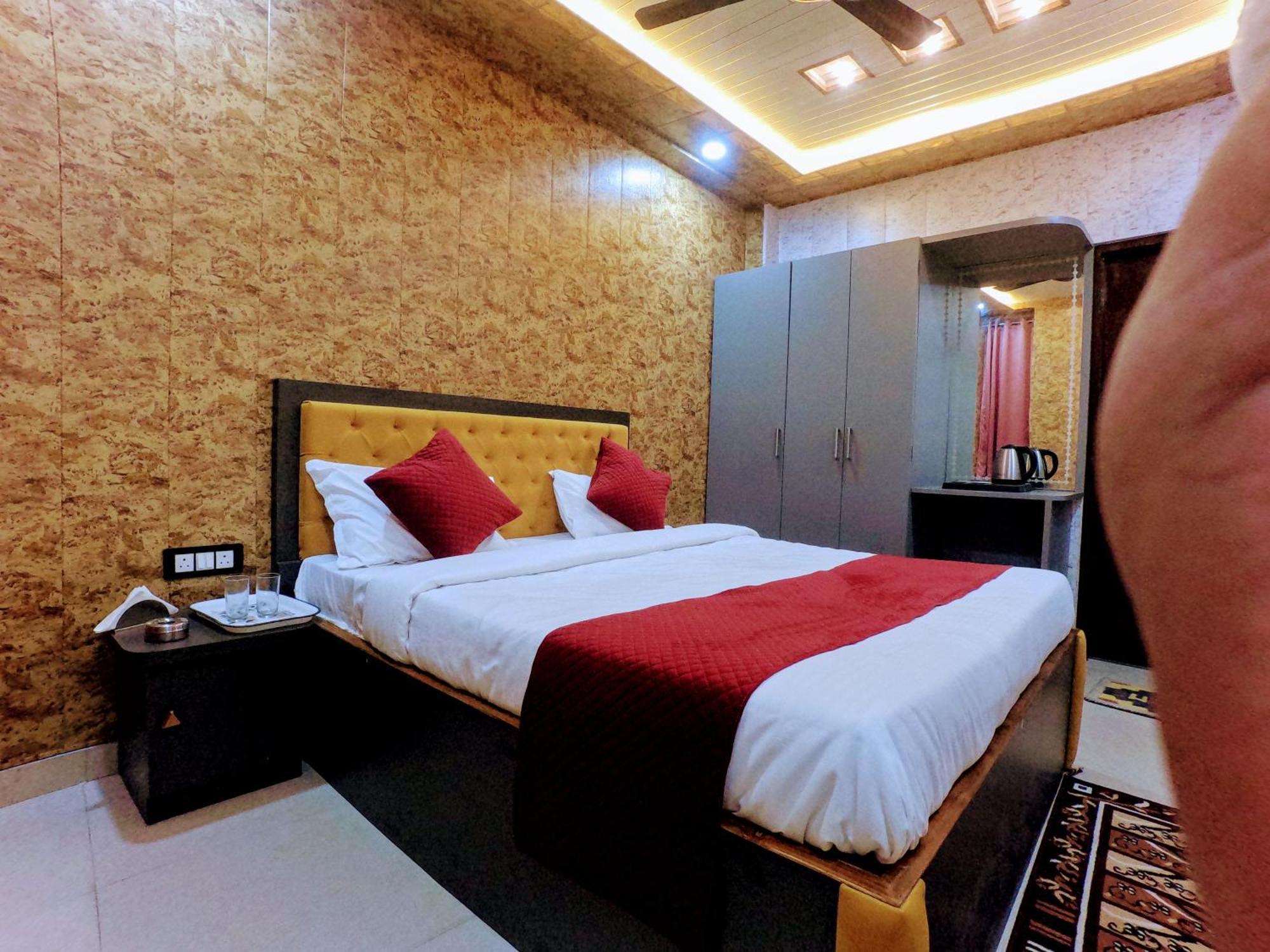 Rk Villas-500 Meter From Temple 2*