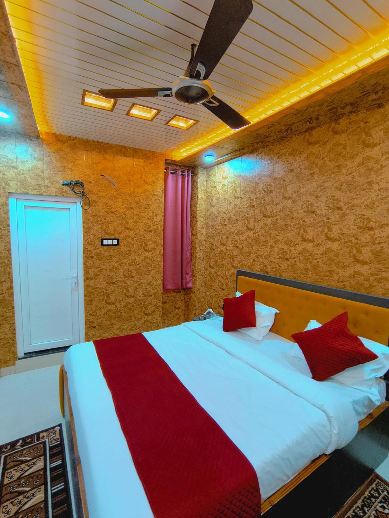 Hotel Rk Villas-500 Meter From Temple Varanasi